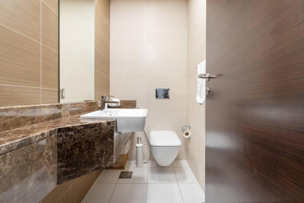 Cozy Studio In Sparkle Tower Jbr By Suiteable دبي المظهر الخارجي الصورة