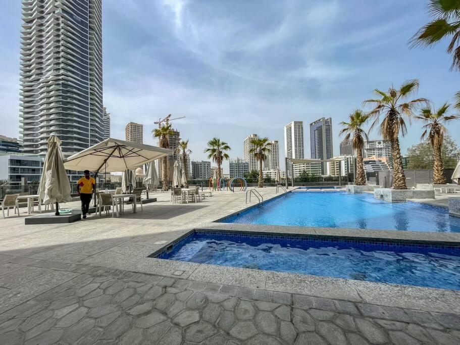 Cozy Studio In Sparkle Tower Jbr By Suiteable دبي المظهر الخارجي الصورة